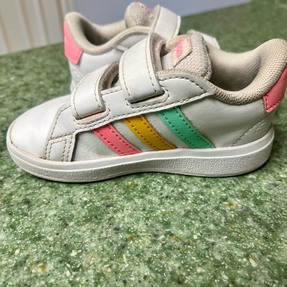 adidas Baby Grand Court 2.0 Tennis Shoe, White/Pulse Mint/Beam Pink
